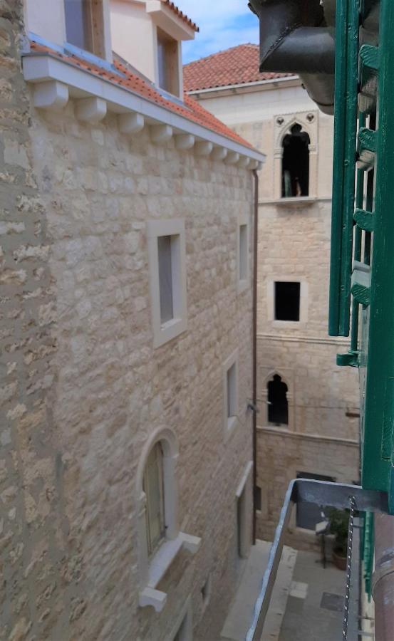 And Town Gate Hvar Apartman *
