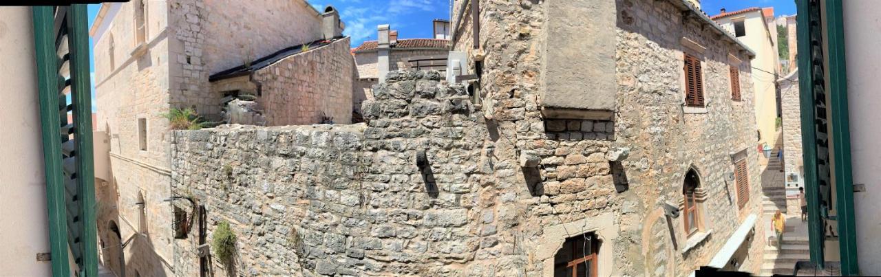 Apartman And Town Gate Hvar Hvar Town