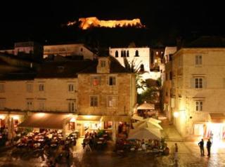 Apartman And Town Gate Hvar